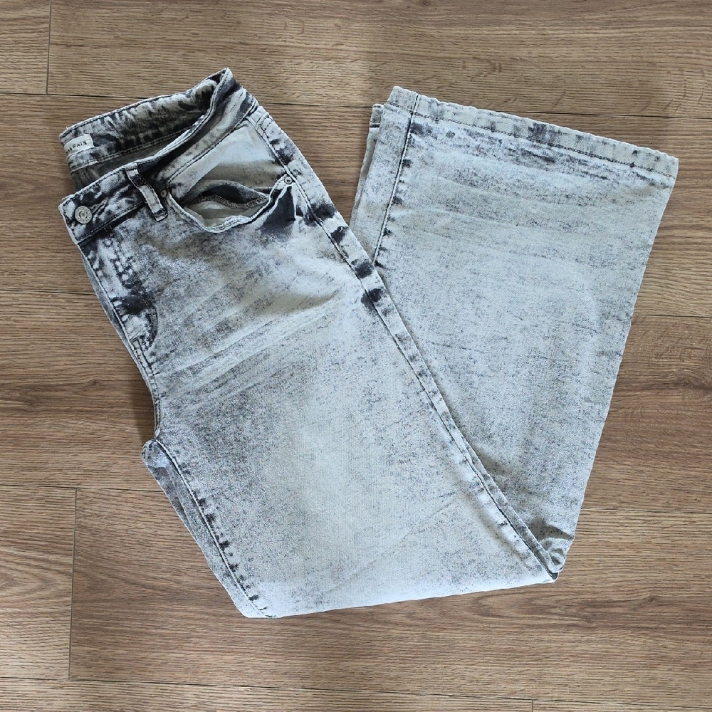 Fire & Rain Light Wash Wide Legged Jeans, Size 13